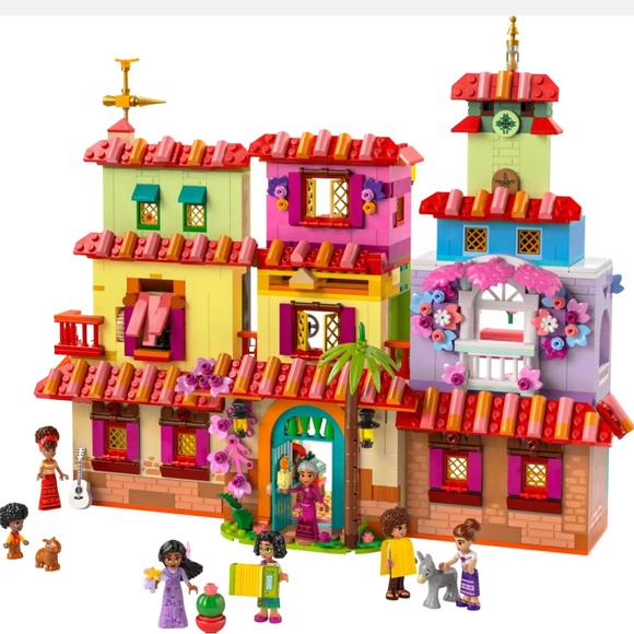 The Magical Madrigal House Lego 1560 pieces